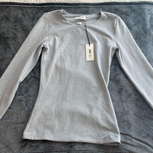 Aritzia Contour Crew Hip Longsleeve in heather chrome